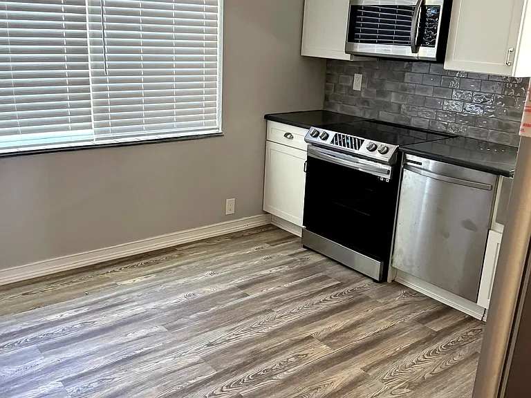 9105 Little River Dr — Photo 6