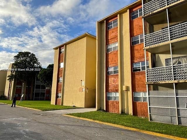 1st image of 3700 NW 21st St APT 307