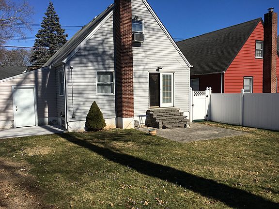 2nd image of 224 Otis Ave