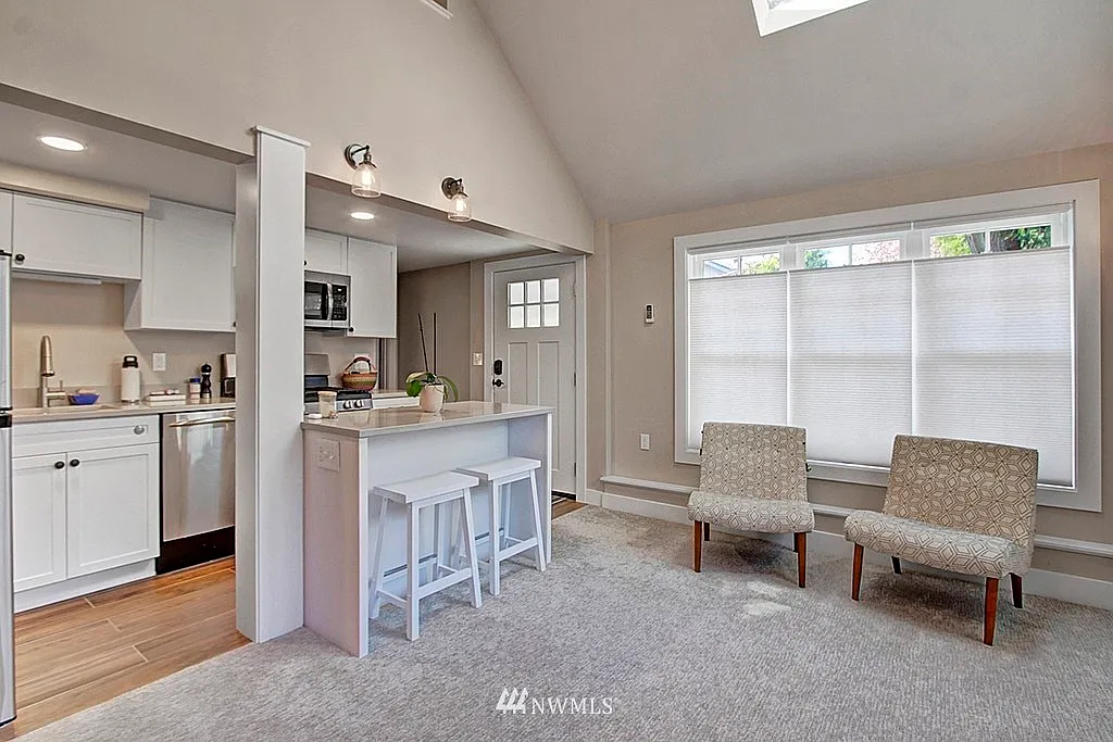 1520 NE 62nd St — Photo 4