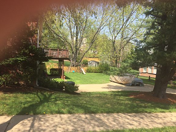 2nd image of 3546 N Abingdon St