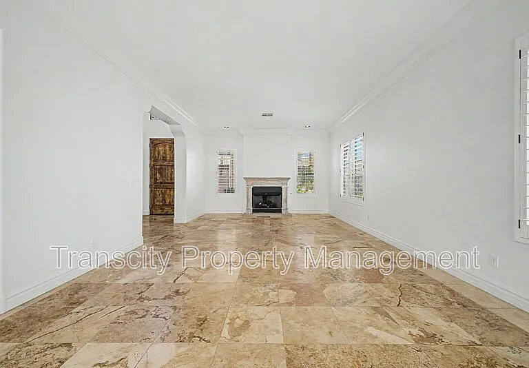 111 W Missouri Ave #B — Photo 4