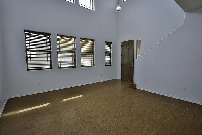 54 W Camino Cuesta Abajo — Photo 4