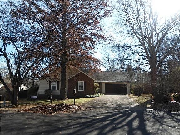 4th image of 2206 Pinehill Ct