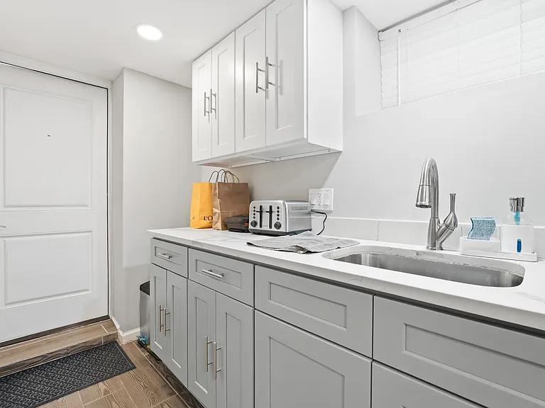 279 Ridgewood Ave #G — Photo 8