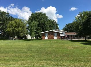 637 E 1150 North Rd, Pana, IL 62557