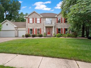 302 Berry Bush Ct, Ballwin, MO