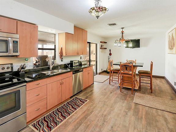5th image of 635 NE 3rd St