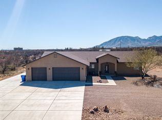 6110 E Mombasa Ln, Hereford, AZ 85615