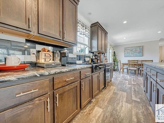 2nd image of 15010 Franklin Tpke