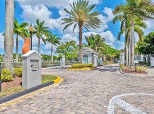 11155 SW 5th Pl APT 108, Hollywood, FL 33025