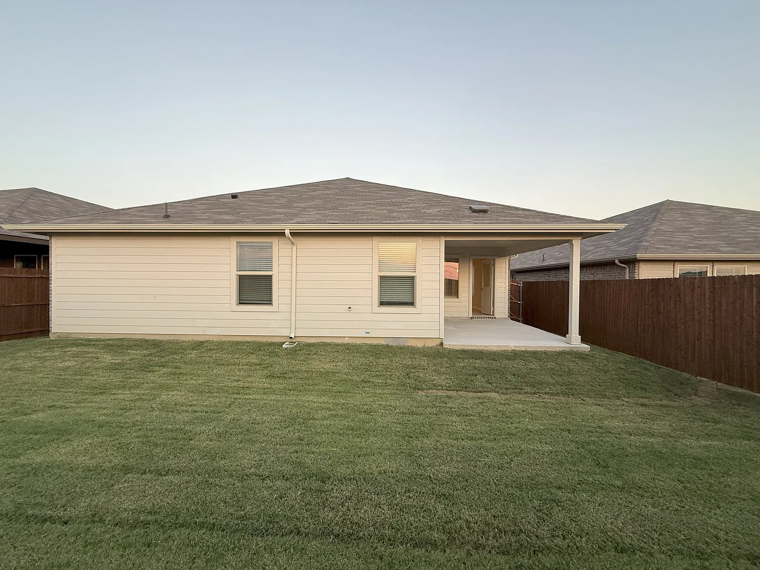 4 bed, 2091 sqft, $2,500 — Photo 3