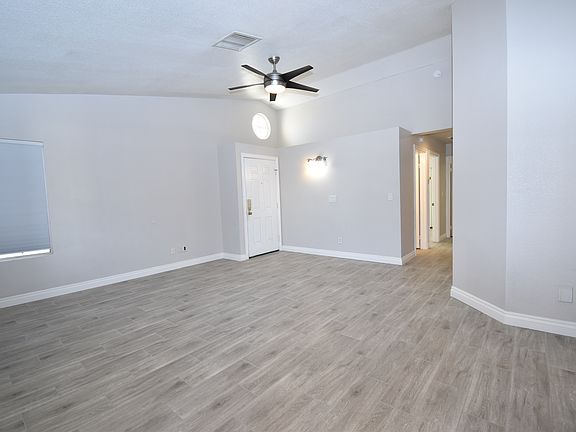 4th image of 1618 Autumn Rust Dr