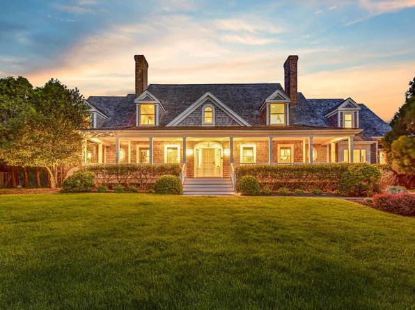 39 Cobb Hill Ln, Water Mill, NY 11976