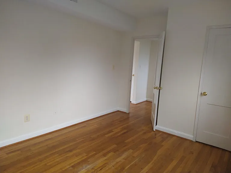 1412 S Carolina Ave SE — Photo 9