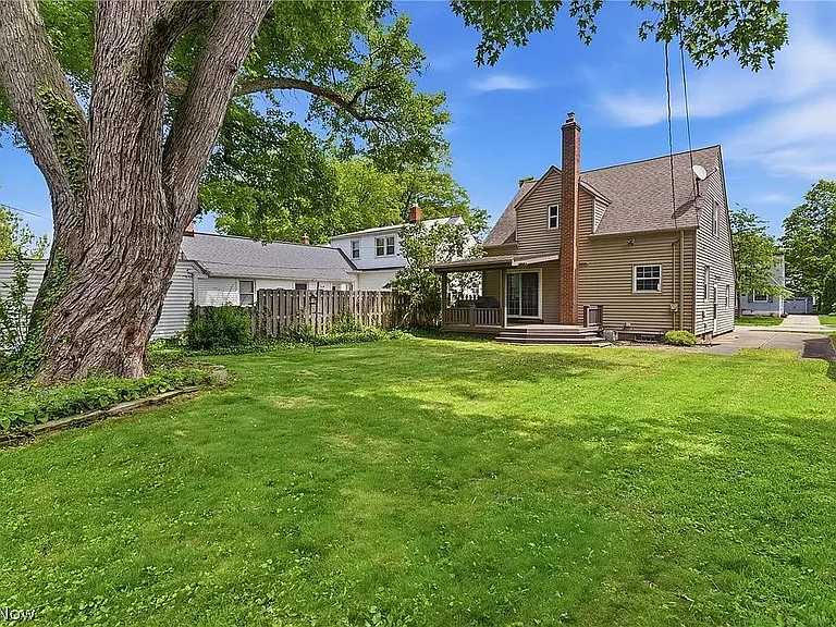 430 Canterbury Rd — Photo 4