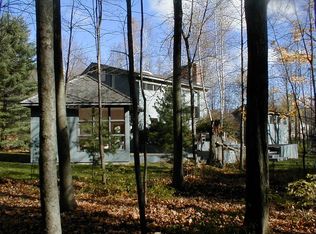 88 Forest Rd, Williamstown, MA 01267