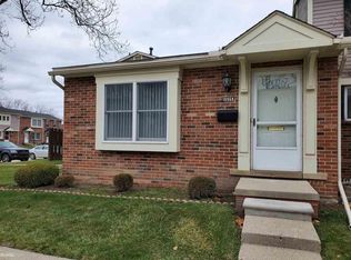 19968 S Great Oaks Cir, Clinton Township, MI 48036