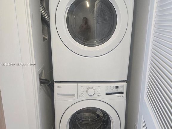 5th image of 90 NE 32nd St #605