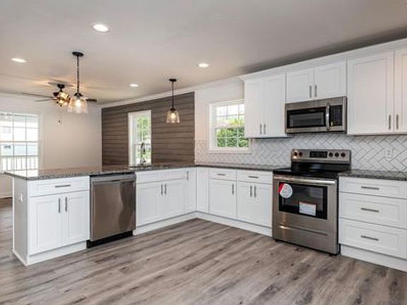 5th image of 208 Heatherly Dr