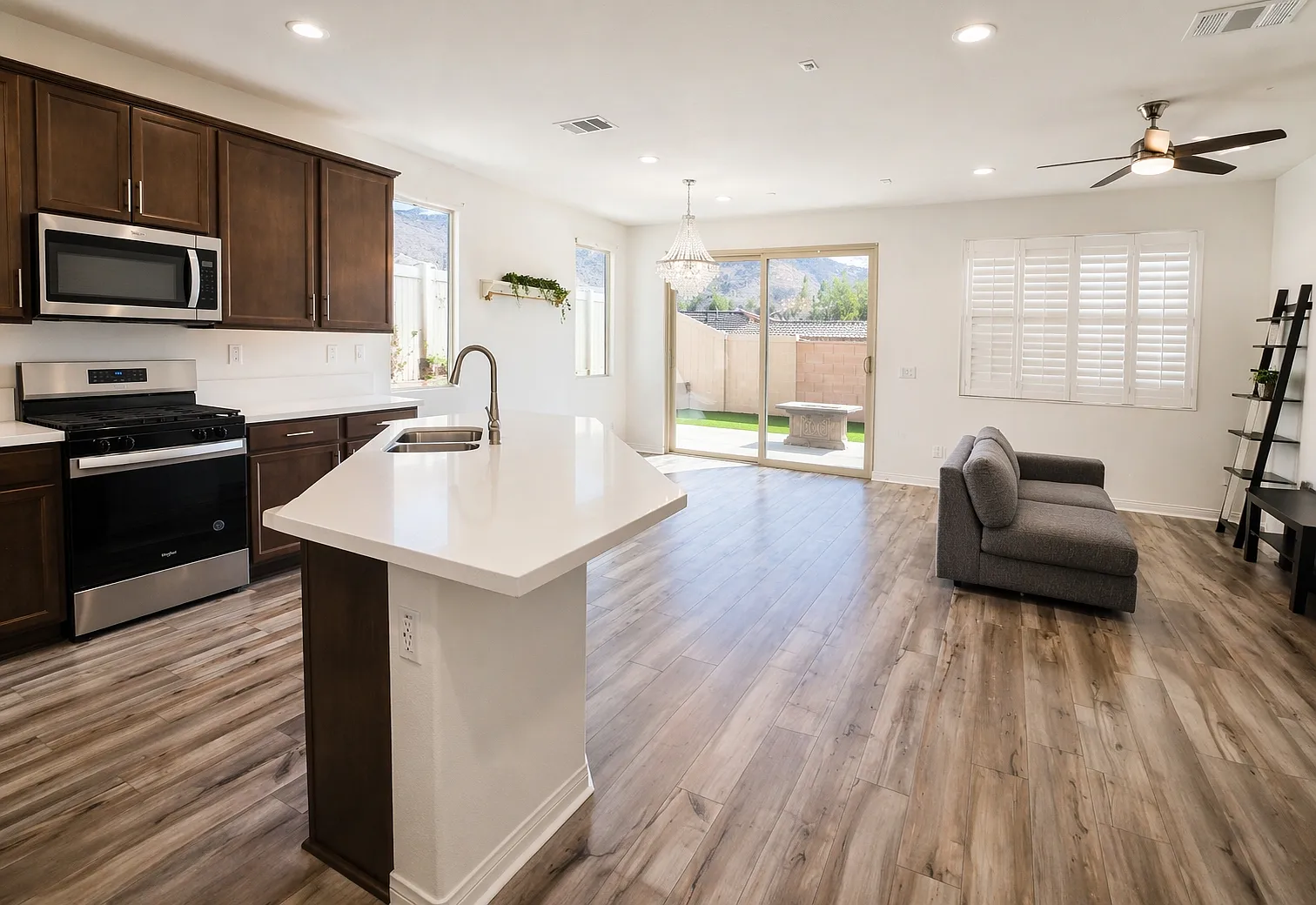 3 bed, 1732 sqft, $3,399 — Photo 3