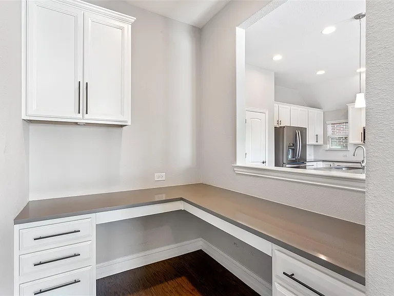 2904 Redbud Ln — Photo 12