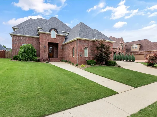 2320 S Matterhorn Blvd, Rogers, AR 72758