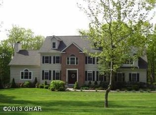 160 Ice Lake Dr, Mountain Top, PA 18707