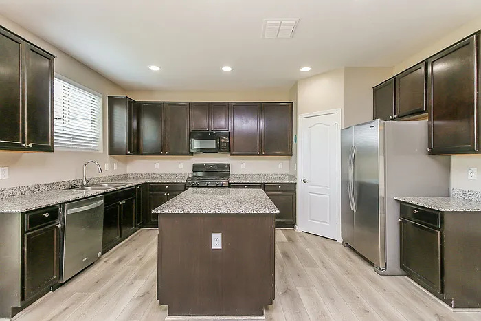 4592 W Horsenettle Dr — Photo 7