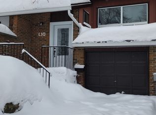 63 Ferris Ln #L10, Barrie, ON L4M5C4