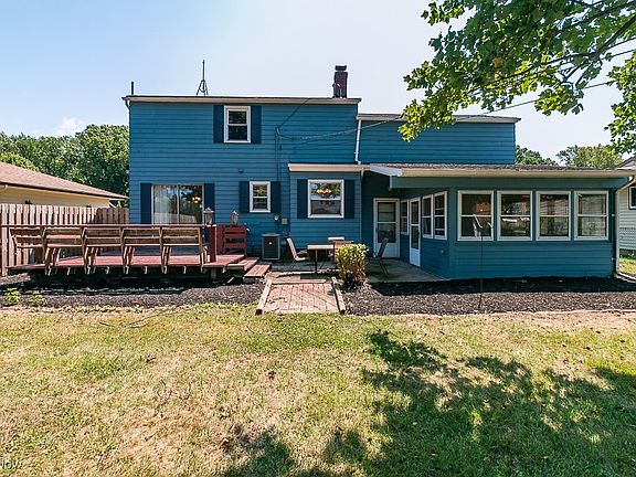 2nd image of 36095 Hillcrest Dr
