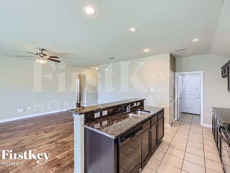 3613 Cayman Dr — Photo 9