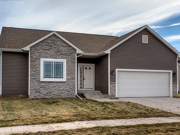 2nd image of 3521 Hawthorn Dr SW