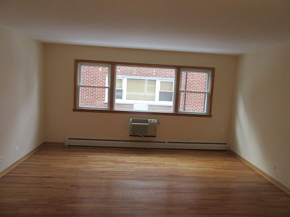 3rd image of 10146 Hartford Ct APT 2D