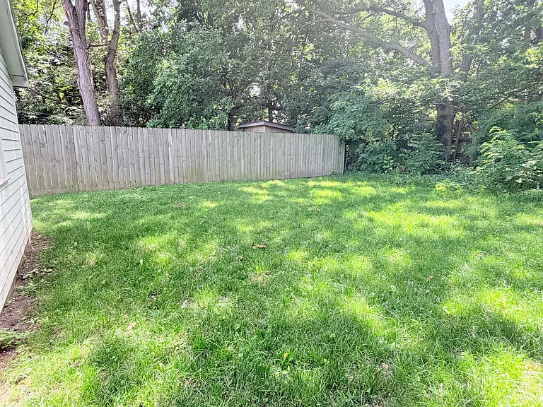 428 S Clemens Ave — Photo 23