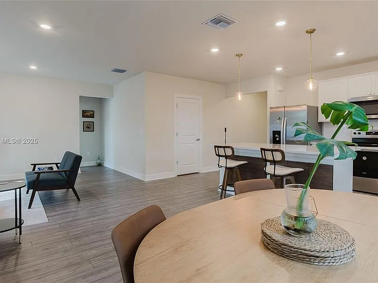 3001 Hibiscus Ave #HOUSE — Photo 8