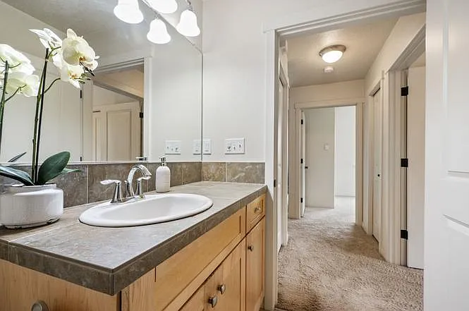 7907 NE Rockne Way — Photo 16