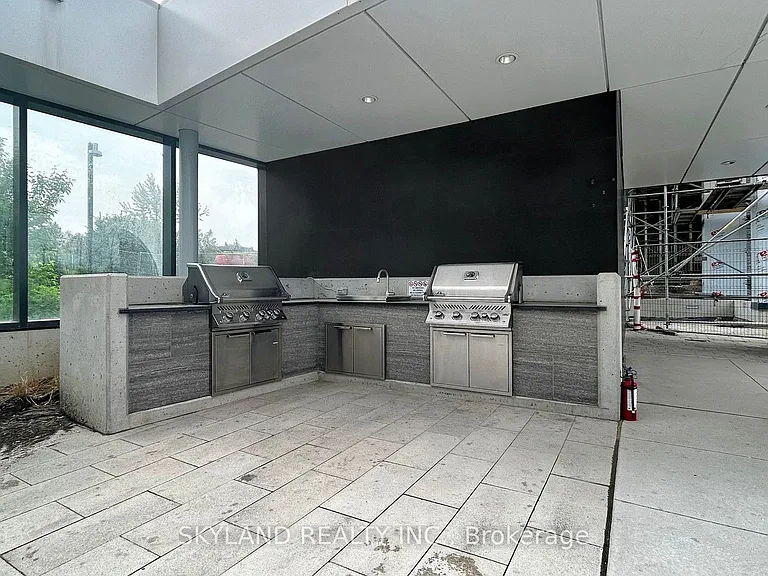 27 McMahon Dr #608 — Photo 4