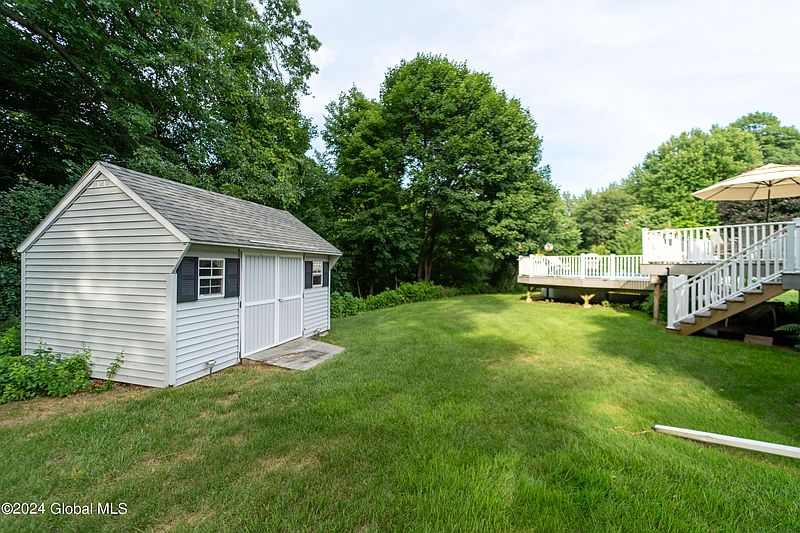 4th image of 68 St Andrews Drive