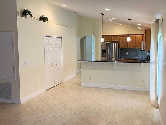 5th image of 1556 Echo Lake Ct