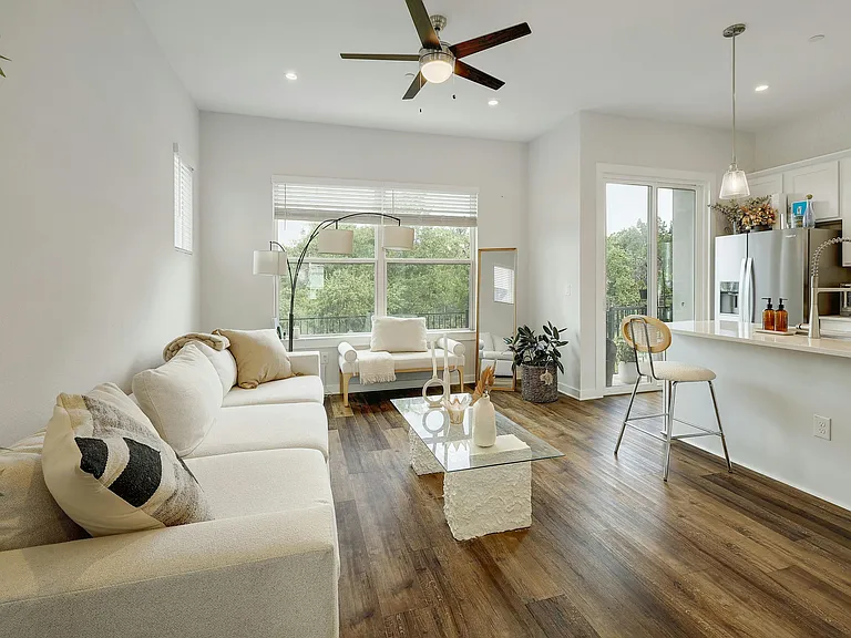 12001 Vista Parke Dr #401 — Photo 20