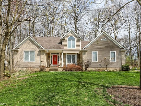 3rd image of 358 Woodbend Rd
