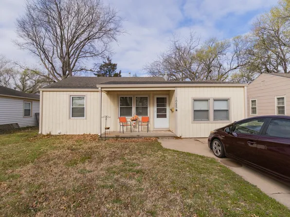 1025 S Pineridge Rd, Wichita, KS 67218