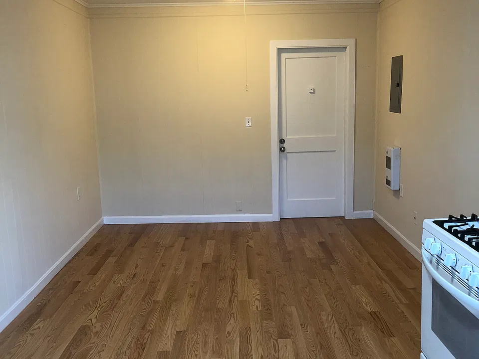 77 Main St #6