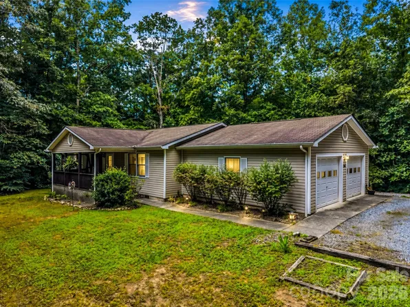 277 Debbies Branch Dr, Old Fort, NC 28762