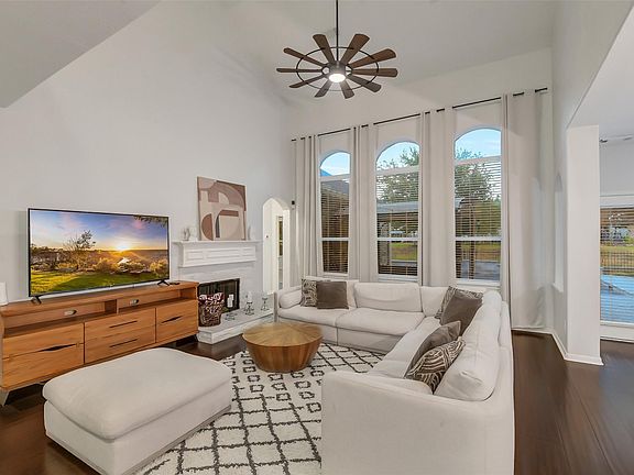 4th image of 30214 Vinebriar Dr