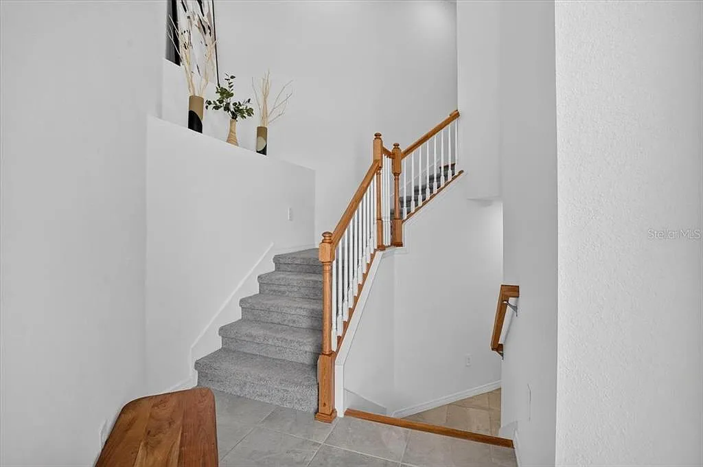 3 bed, 2.0 bath, 2110 sqft, $5,000 — Photo 4