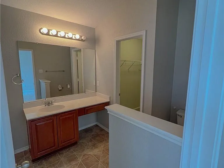 325 Altamont St — Photo 15