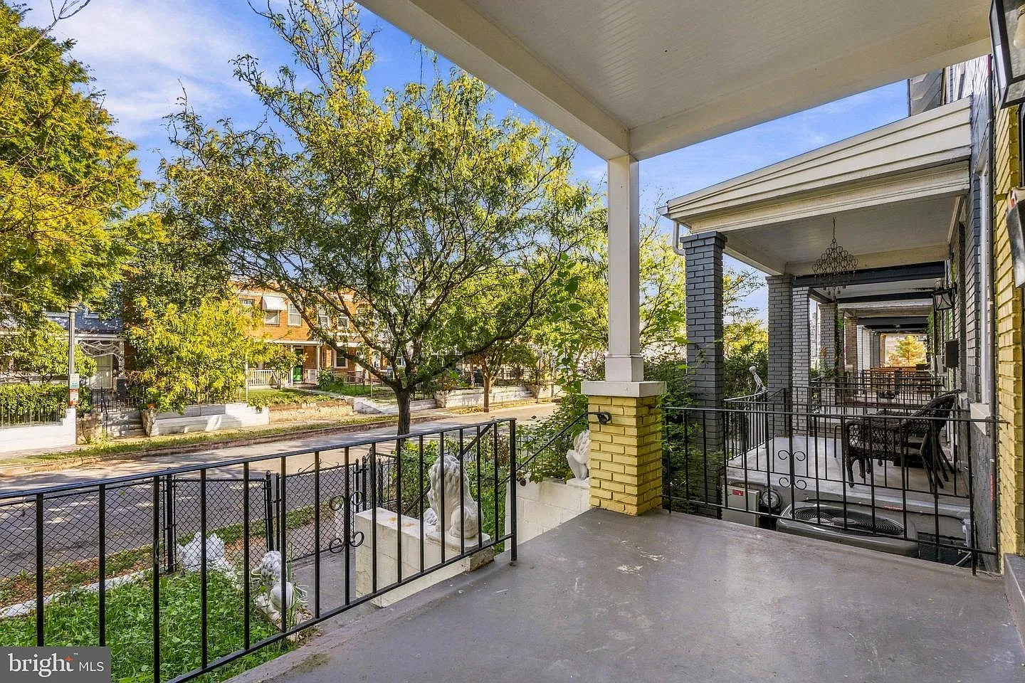 1 bed, 1.5 bath, 1356 sqft, $3,500 — Photo 3