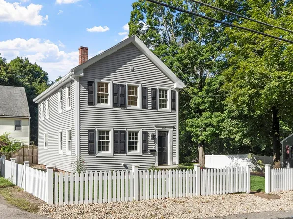 102 Park St, North Reading, MA 01864